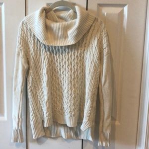 american eagle cable knit cream sweater